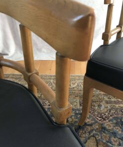 Vintage Pair of Drexel Lounge Chairs- closeup backrest- styylish
