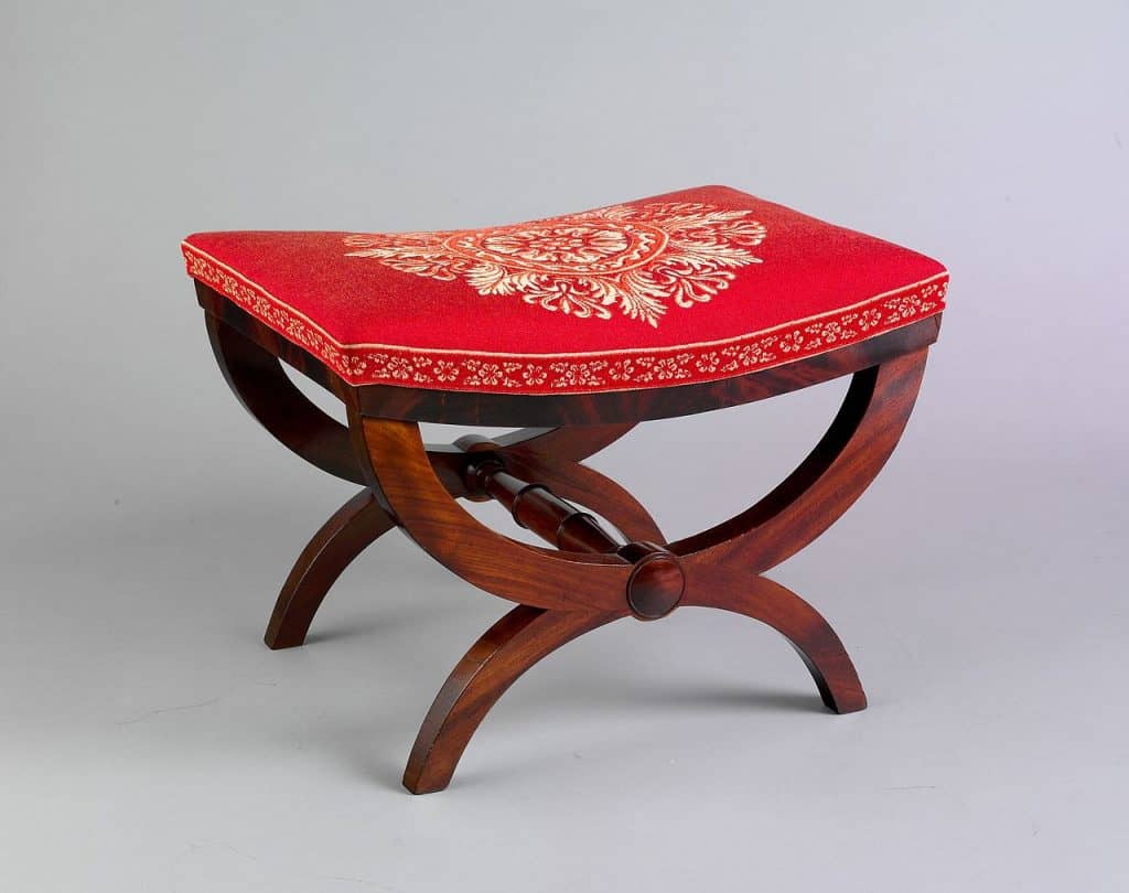 Chairs - Curule_Stool_MET_DP220468