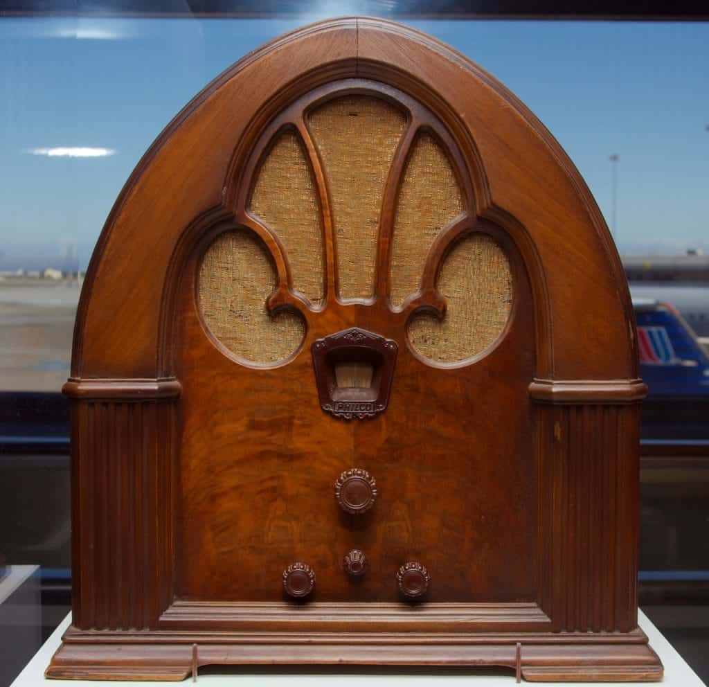 Art Deco Style Furniture - Philco Style Radio