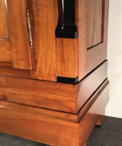 Biedermeier Wardrobe walnut- column base- styylish