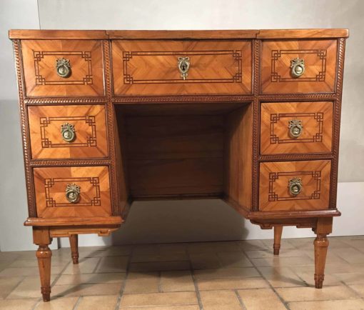 Antique Vanity- front- styylish