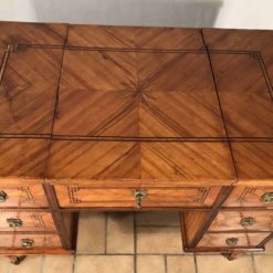 Antique Vanity- top- styylish