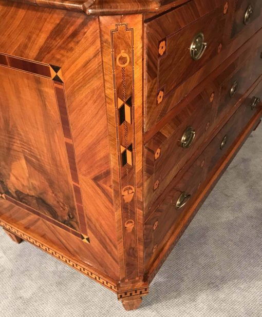 Louis XVI Commode walnut- closeup corner- styylish