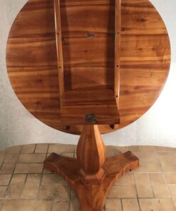 Biedermeier- table top underneath- styylish