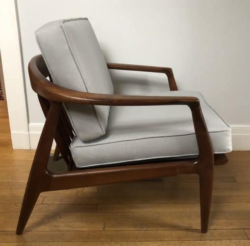 Mid century modern lounge chair- Sideview- styylish