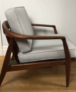 Mid century modern lounge chair- Sideview- styylish