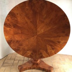 Biedermeier- table top- styylish