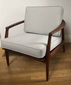Mid century modern lounge chair- three quarter view- styylish