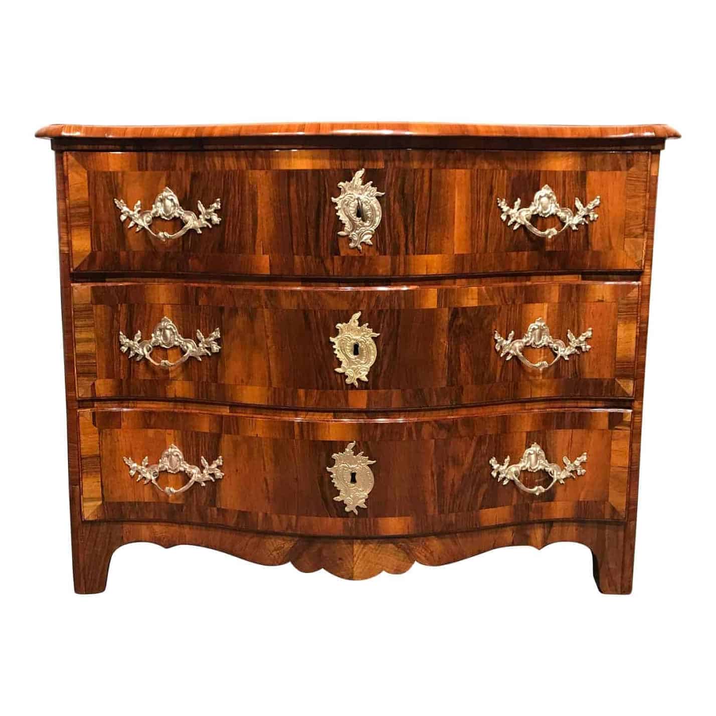 18th century Chest of Drawers- styylish