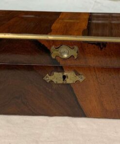 Regency Box - Keyhole Detail - Styylish