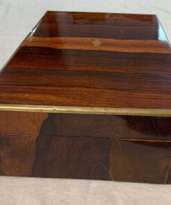 Regency Box - Veneer Detail - Styylish