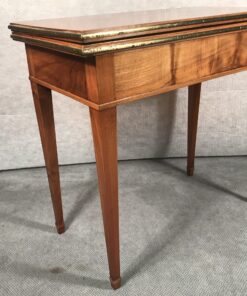 Biedermeier card table- walnut veneer, three-quarter view- styylish