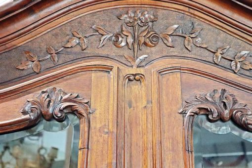 French Country Buffet- top of the doors with floral carving- styylish