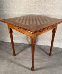 Louis XVI card table- corner view of top and legs- styylish
