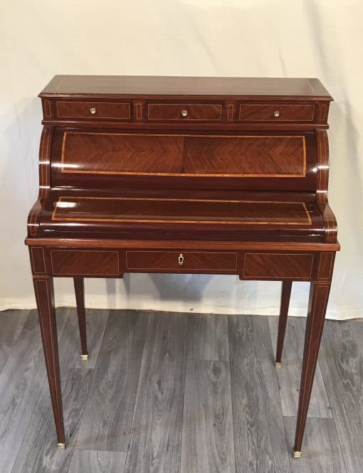 French Secretary Desk- view of the desk with closed top- Styylish