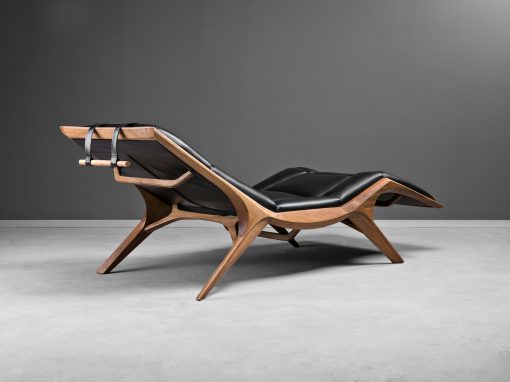 Modern Lounger- three-quarter view- styylish