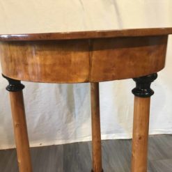 Biedermeier round side table- detail view of the upper part- Styylish