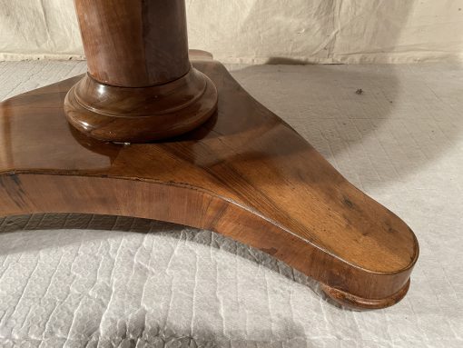 Extendable Biedermeier Dining Table- detail of the foot veneer- Styylish