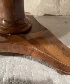 Extendable Biedermeier Dining Table- detail of the foot veneer- Styylish