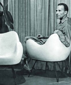 Classic chair RM58- white model-picture with the designer- Styylish