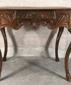 Baroque Table- detail of the front- front view- Styylish