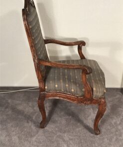 Baroque Armchair- side view- Styylish