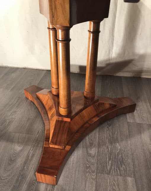 Biedermeier walnut dining table- detail of view of the base- Styylish