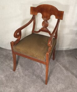 Antique Armchairs- three-quarter-view- Styylish