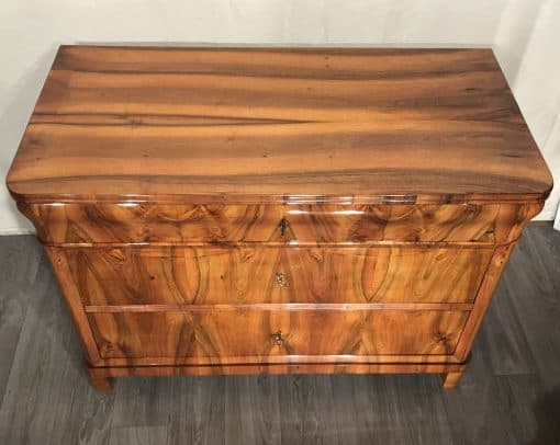 Biedermeier three drawer dresser- view of the top- Styylish