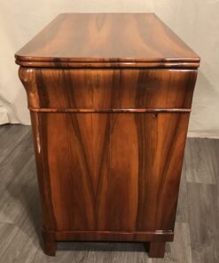 Biedermeier three drawer dresser- view of the side- Styylish
