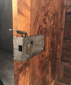 Baroque Sideboard- view of the lock- Styylish