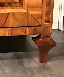 Louis XVI Sideboard- detail of the foot- Styylish