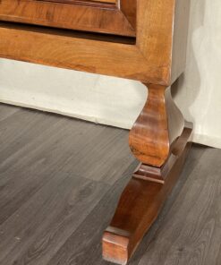 Psyche Mirror- detail of the right leg- Styylish