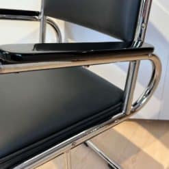 Bauhaus Cantilever Armchair - Armrest Detail - Styylish