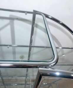 Bauhaus Style Shelving Unit - Glass Shelves Detail - Styylish