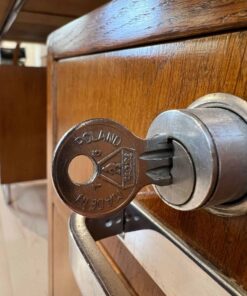 Bauhaus Desk by Mücke-Melder - Key Detail - Styylish