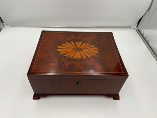 Large Victorian Box - Top Detail - Styylish