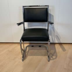 Bauhaus Cantilever Armchair - Front Profile - Styylish