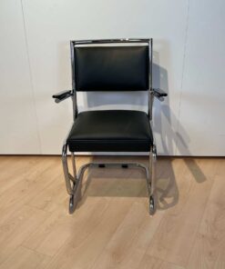Bauhaus Cantilever Armchair - Front Profile - Styylish