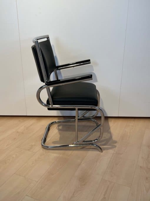 Bauhaus Cantilever Armchair - Left Side View - Styylish