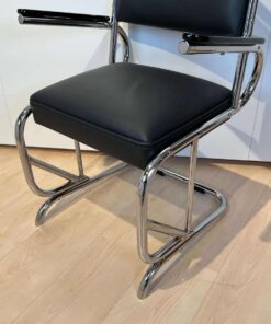 Bauhaus Cantilever Armchair - Bottom Detail - Styylish