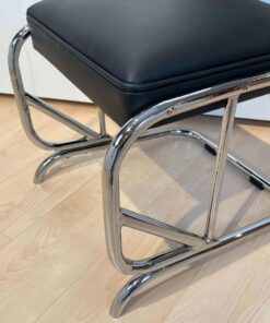 Bauhaus Cantilever Armchair - Cushion Detail - Styylish