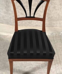 Alternative view of Set of Four Biedermeier Walnut Chairs, South German 1825