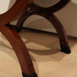 Large Antique Stool - Feet Detail - Styylish