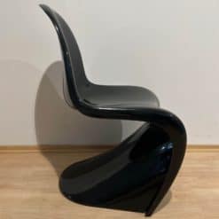 Space Age Cantilever Chair - Side - Styylish