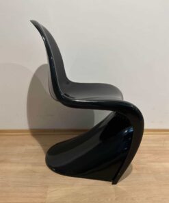 Space Age Cantilever Chair - Side - Styylish