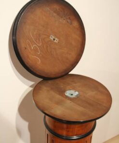 Neoclassical Rotating Pedestal - Top Opened - Styylish