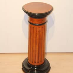 Neoclassical Rotating Pedestal - Full - Styylish