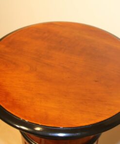 Neoclassical Rotating Pedestal - Top - Styylish