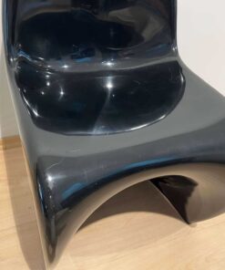 Space Age Cantilever Chair - Seat Detail - Styylish